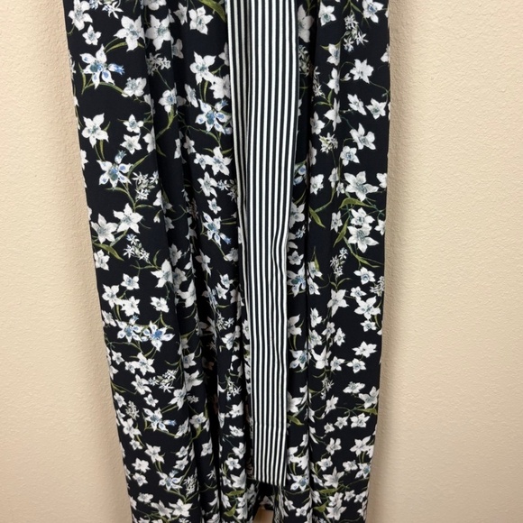 NWT Danny and Nicole Black/Ivory Floral Sleeveless Jumpsuit Tie Waist; Size 4 - Picture 4 of 12